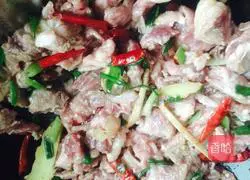 Illustration of how to cook beef with potatoes 4