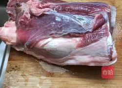 Illustration of how to make beef noodle soup 1