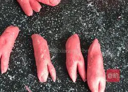 Illustration of how to make crayfish steamed buns 7