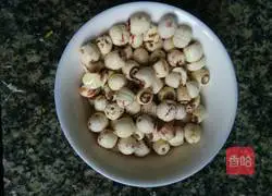 Illustration of how to make Tremella and Lotus Seed Soup 9