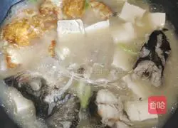Illustration of how to make fish head and tofu soup 9