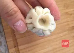 Illustration of how to make mini pan-fried buns 9