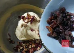 Illustration of how to make cornmeal cake 14