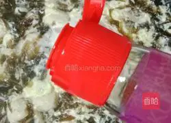 Illustration of how to make seaweed, meatball and egg drop soup 11