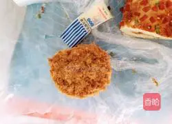 Illustration of how to make meat floss rolls 14