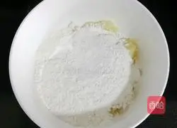 Illustration of how to make bell pepper and potato pancakes (baby food supplement) 6