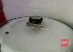 Illustration of how to make white skin noodles 4