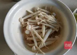 Baby Cabbage, Seafood and Mushroom Ball Soup Recipe Illustration 5