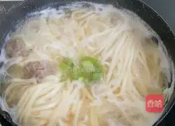 Illustration of how to make hot noodles with meatballs and eggs 8