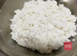 Illustration of how to make crystal rice dumplings 1