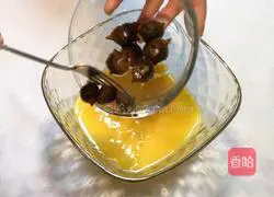 Illustration of how to make steamed sea cucumber eggs 9