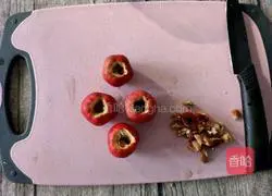 Apple, Tremella and Red Fruit Soup Recipe Illustration 6