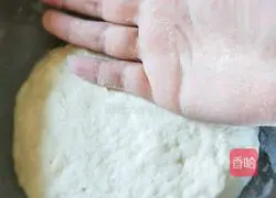 Illustration of how to make beef patties 1