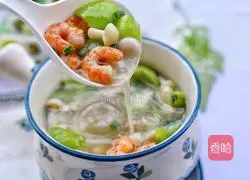 Illustration of how to make luffa, shrimp and mushroom soup 15