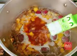 Illustration of how to make papaya, bigfoot, and coconut milk duck soup 13