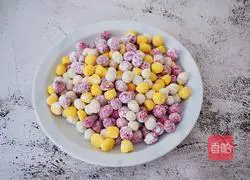 Illustration of making homemade fruit pearls 7