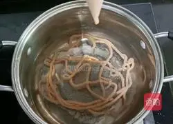 Pig Illustration of making liver tomato noodles (baby food supplement) 11