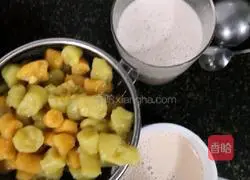 Illustration of Homemade Taro Ball (Pearl) Milk Tea 6