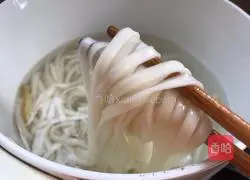 Illustration of how to make shredded pork and vegetables noodles 6