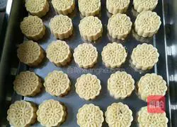 Illustration of how to make mung bean cake 6