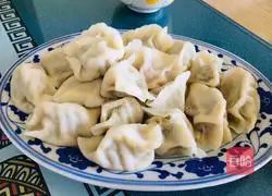 Illustration of how to make large meat dumplings with chives and moss 13