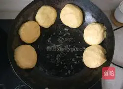 Illustration of how to make cornmeal pancakes 10