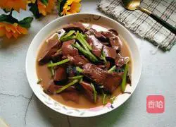 Illustration of how to make garlic, celery and pig blood 13