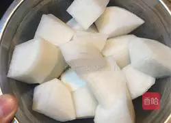 Illustration of how to make mutton in clear soup 1