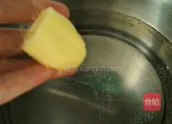 Illustration of how to make yam and red date chicken soup 3