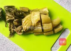 Pork Intestine Sauerkraut Soup Recipe Illustration 3