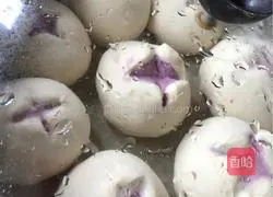 Illustration of how to make purple potato blossom steamed buns 11