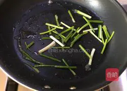 Illustration of Laoganma's fried udon noodles 9