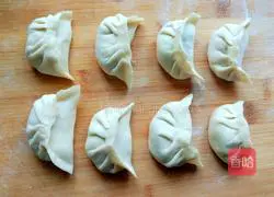 Hebei mutton and green onion dumplings recipe illustration 7