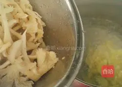 Illustration of how to make simple vegetarian soup 8