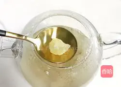 Illustration of how to make dragon fruit, white fungus and lotus seed soup 6