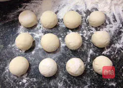 White flour steamed buns Illustration of how to do it 5