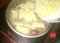 Cucumber Spare Ribs Soup Recipe Illustration 10