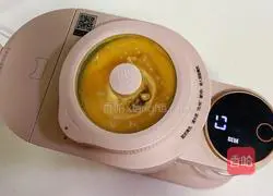 Illustration of how to make carrot, wolfberry and soy milk 6