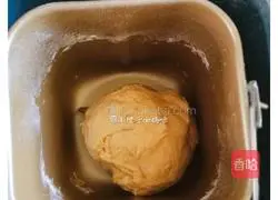 Brown sugar nut soft European bun recipe 3