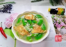 Illustration of how to make loofah and egg soup 10