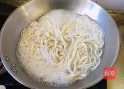 Illustration of how to make tomato and chili sauce noodles 6