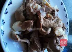 Illustration of how to make healthy and nourishing pig heart soup 4