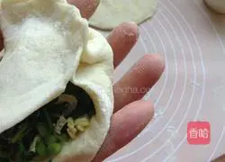 Leek stuffed buns Illustration of how to do it 10