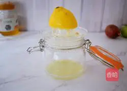 Illustration of how to make fruit cold brew tea 3