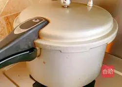 Illustration of how to make beef noodles 8