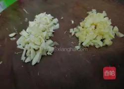 One of the ways to eat a chicken (add chicken soup to stir-fry chicken skeleton) Illustration of how to do it 7