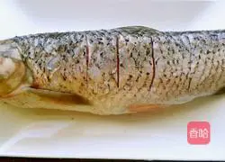 Illustration of how to make steamed grass carp 1