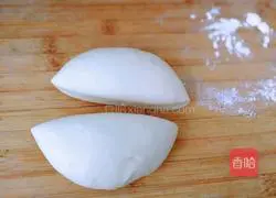 Illustration of how to make dumplings stuffed with chrysanthemum stems, mushrooms and pork stuffing 13