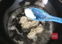 Illustration of how to make wonton soup 5