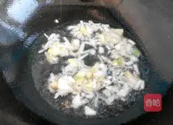 Illustration of how to make braised noodles with tomatoes and eggs 14